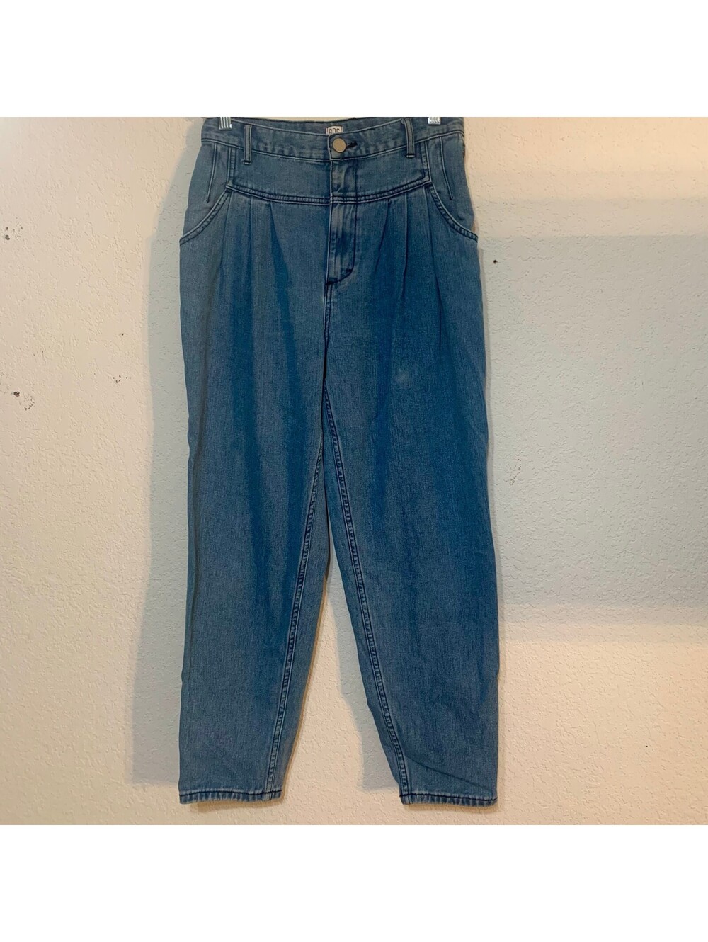 BDG a W2K Light Wash High Waist Pleated Jeans Size 27